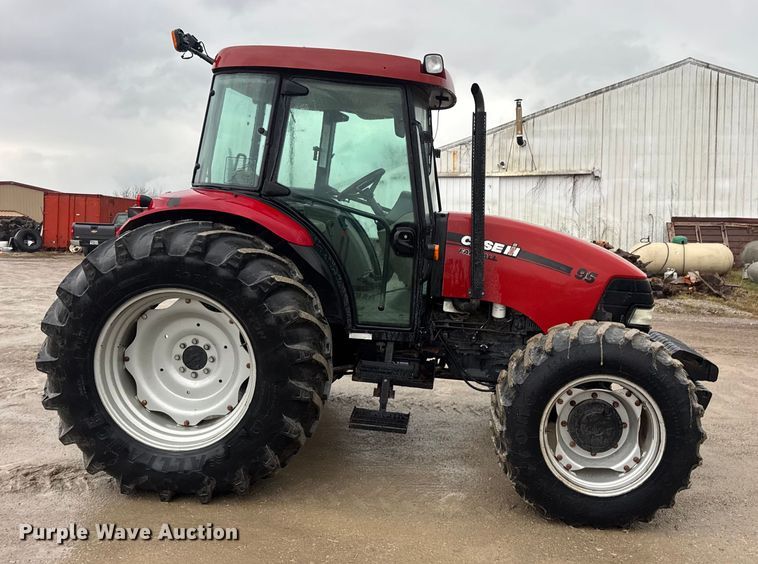 image for item EN0779 2010 Case IH Farmall 95 MFWD tractor