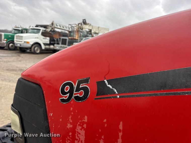 image for item EN0779 2010 Case IH Farmall 95 MFWD tractor