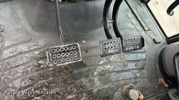 image for item EN0779 2010 Case IH Farmall 95 MFWD tractor