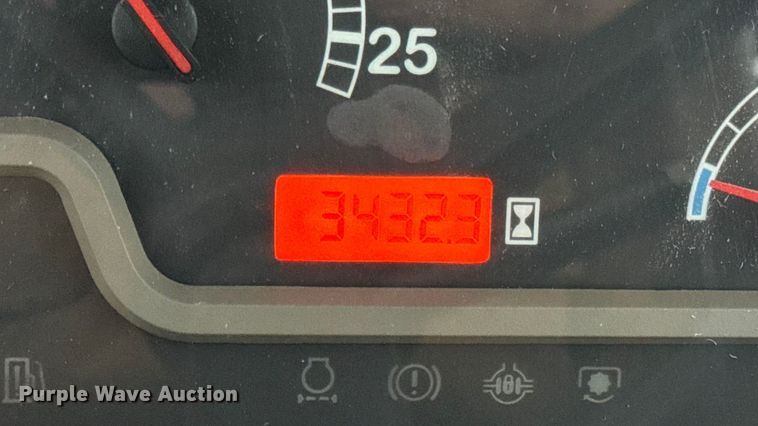 image for item EN0779 2010 Case IH Farmall 95 MFWD tractor