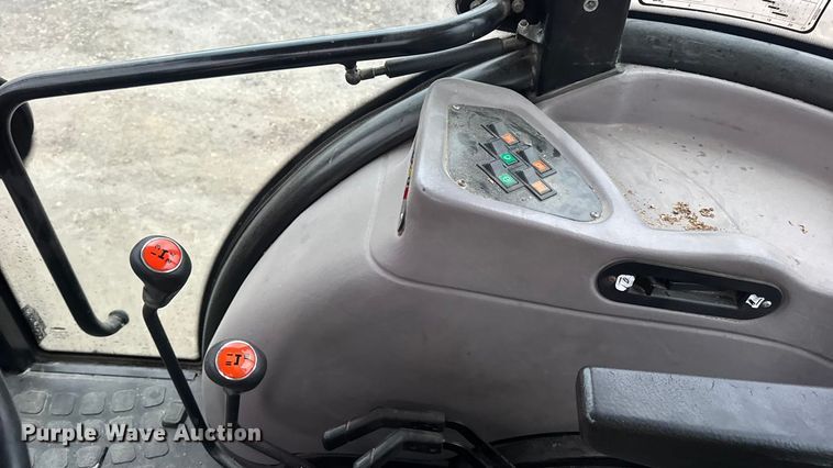 image for item EN0779 2010 Case IH Farmall 95 MFWD tractor