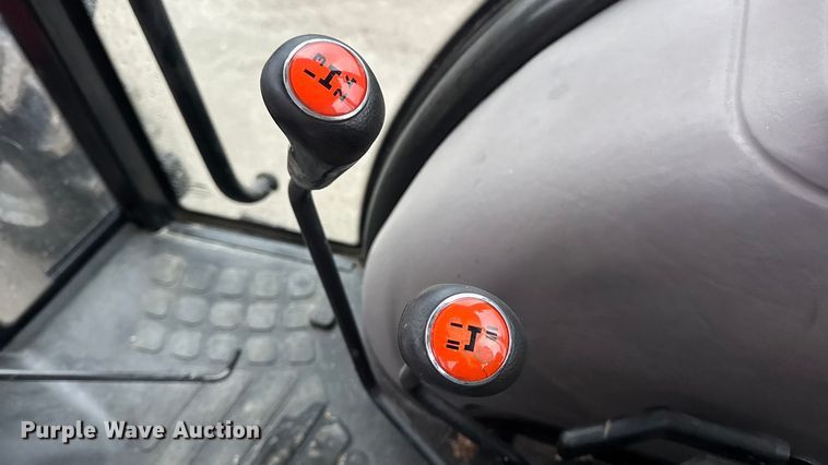 image for item EN0779 2010 Case IH Farmall 95 MFWD tractor