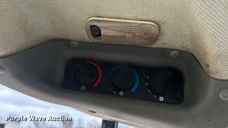 image for item EN0779 2010 Case IH Farmall 95 MFWD tractor