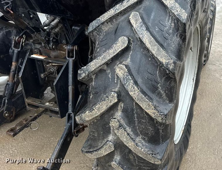 image for item EN0779 2010 Case IH Farmall 95 MFWD tractor