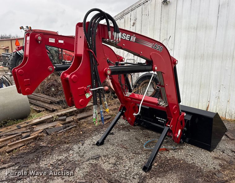 image for item EN0780 Case IH L630 Tractor Loader