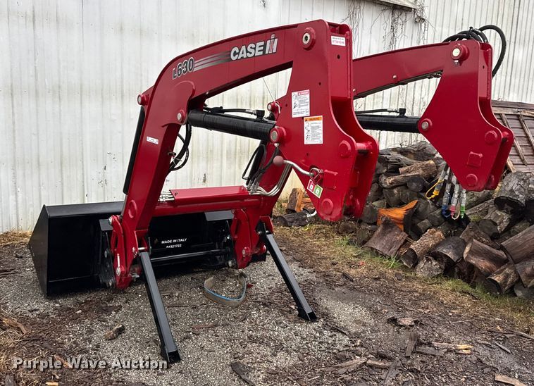image for item EN0780 Case IH L630 Tractor Loader