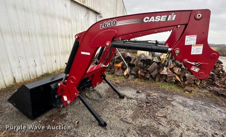 image for item EN0780 Case IH L630 Tractor Loader
