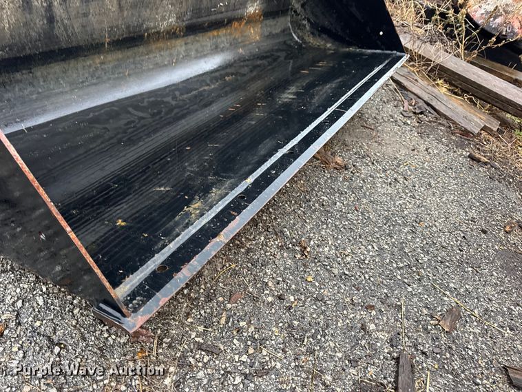 image for item EN0780 Case IH L630 Tractor Loader