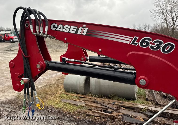 image for item EN0780 Case IH L630 Tractor Loader