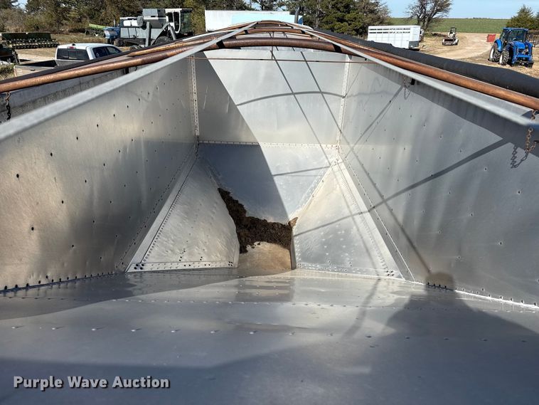 image for item EP0886 2001 Timpte grain trailer