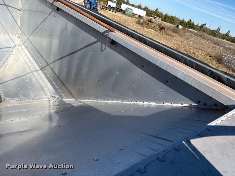 image for item EP0886 2001 Timpte grain trailer