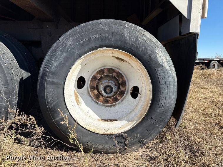 image for item EP0886 2001 Timpte grain trailer