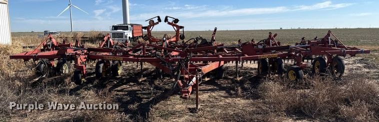 image for item EP2720 Sunflower 3050-35 field cultivator
