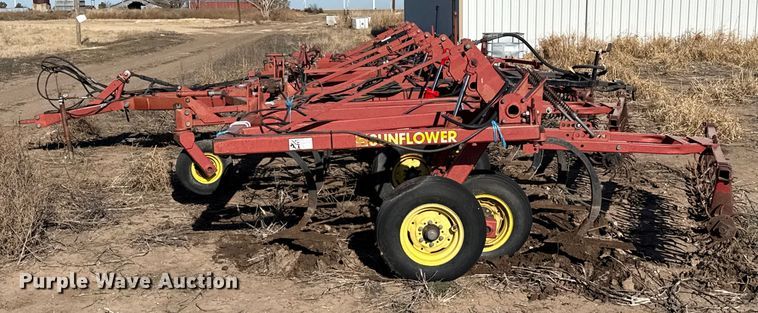 image for item EP2720 Sunflower 3050-35 field cultivator