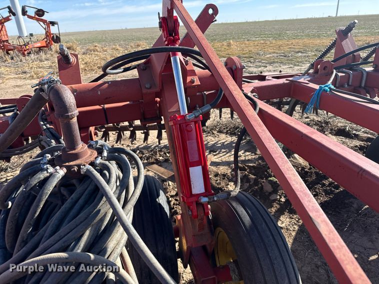image for item EP2720 Sunflower 3050-35 field cultivator