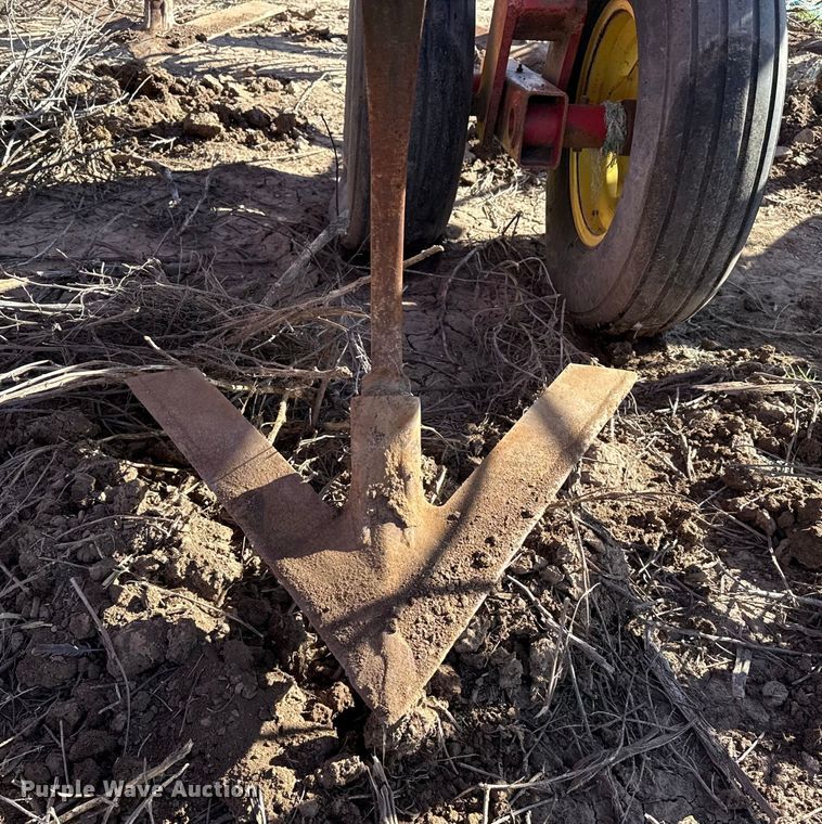 image for item EP2720 Sunflower 3050-35 field cultivator
