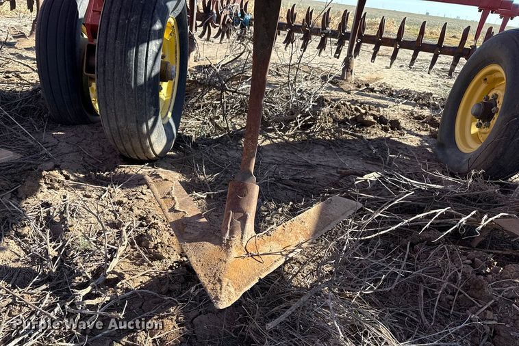 image for item EP2720 Sunflower 3050-35 field cultivator
