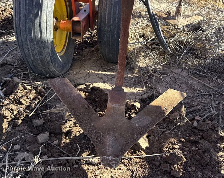image for item EP2720 Sunflower 3050-35 field cultivator