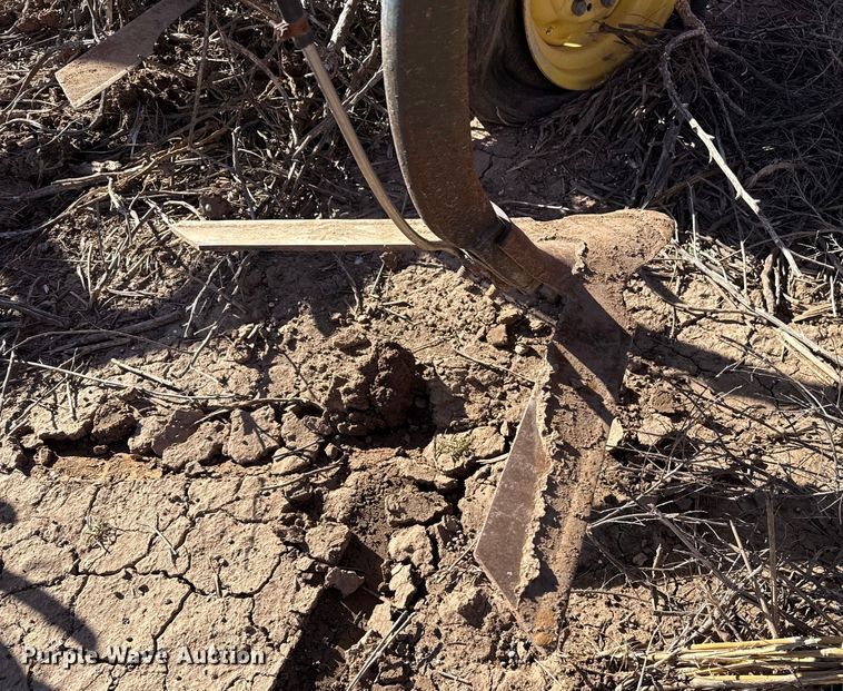 image for item EP2720 Sunflower 3050-35 field cultivator
