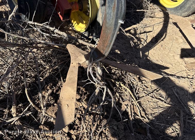 image for item EP2720 Sunflower 3050-35 field cultivator