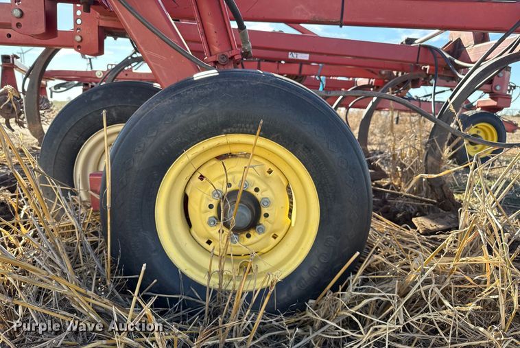 image for item EP2720 Sunflower 3050-35 field cultivator