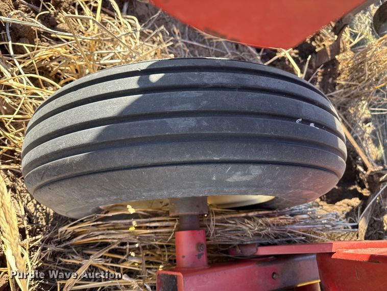 image for item EP2720 Sunflower 3050-35 field cultivator