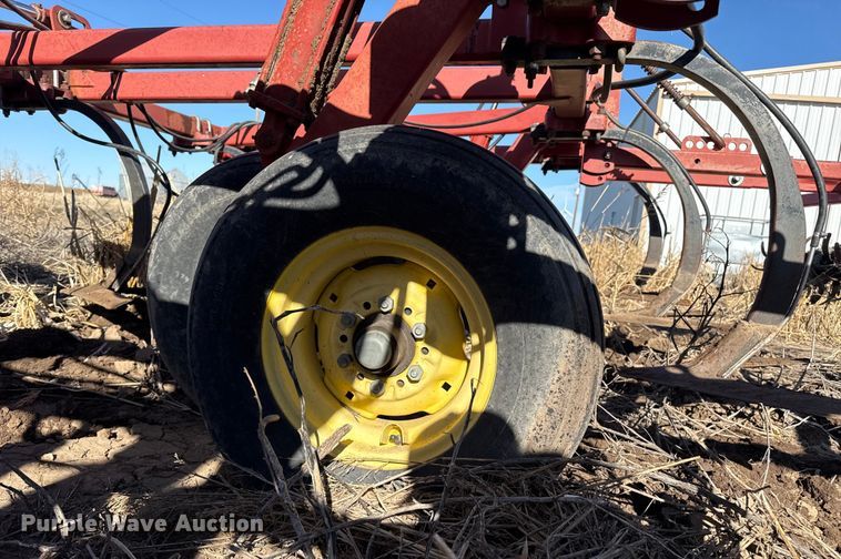 image for item EP2720 Sunflower 3050-35 field cultivator