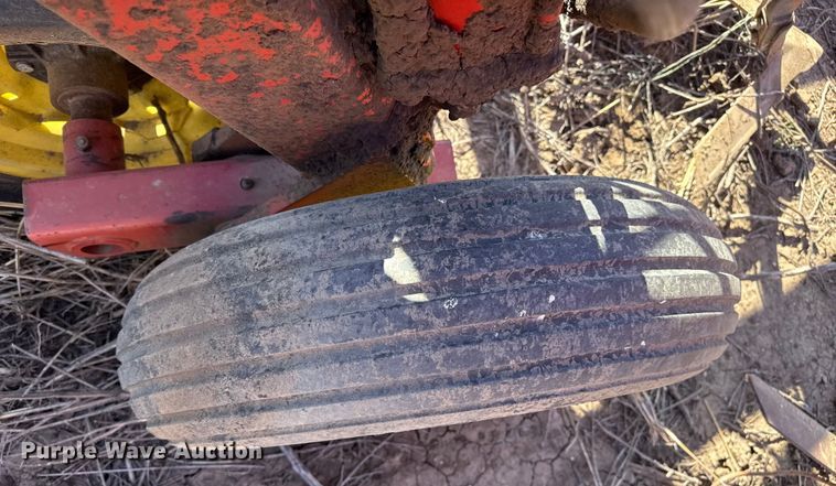 image for item EP2720 Sunflower 3050-35 field cultivator