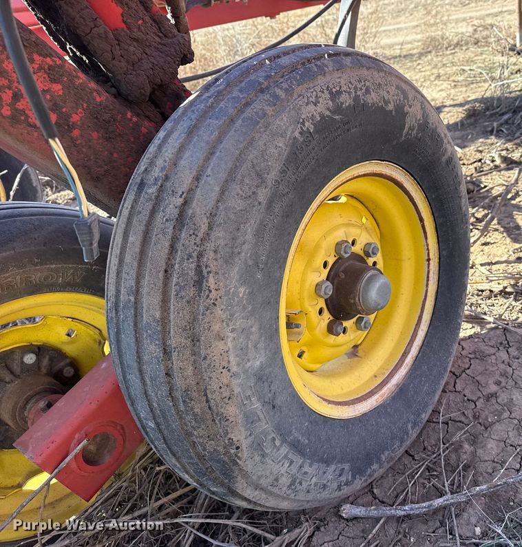 image for item EP2720 Sunflower 3050-35 field cultivator