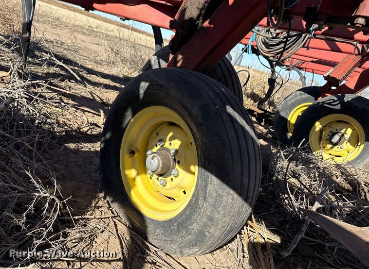 image for item EP2720 Sunflower 3050-35 field cultivator