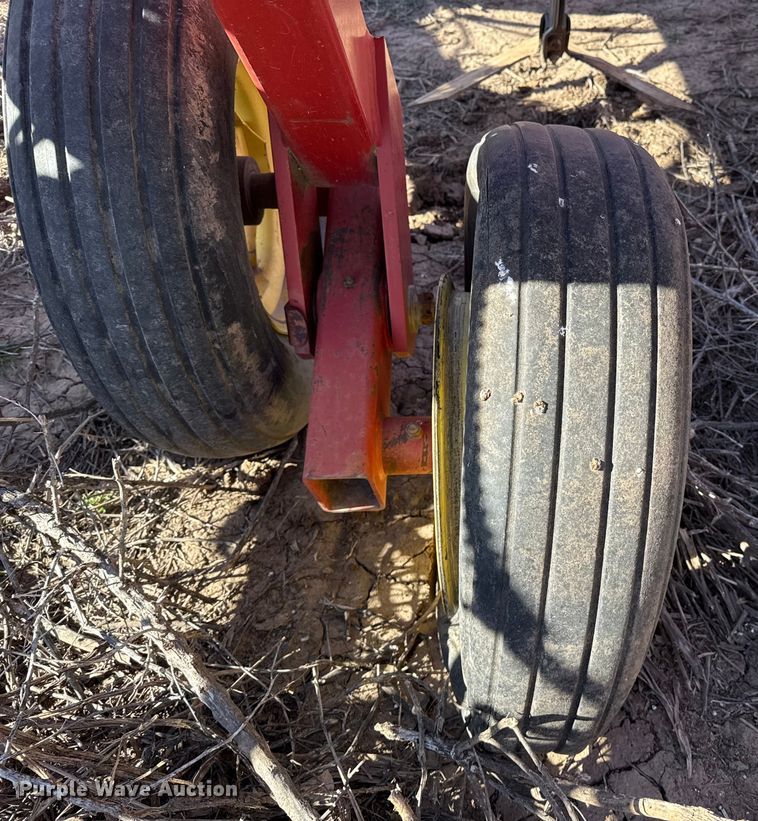 image for item EP2720 Sunflower 3050-35 field cultivator