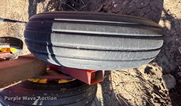 image for item EP2720 Sunflower 3050-35 field cultivator