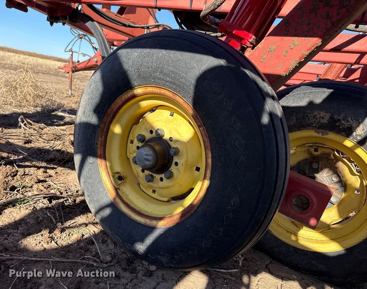 image for item EP2720 Sunflower 3050-35 field cultivator