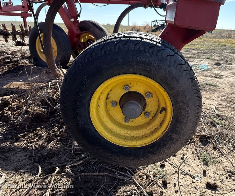image for item EP2720 Sunflower 3050-35 field cultivator