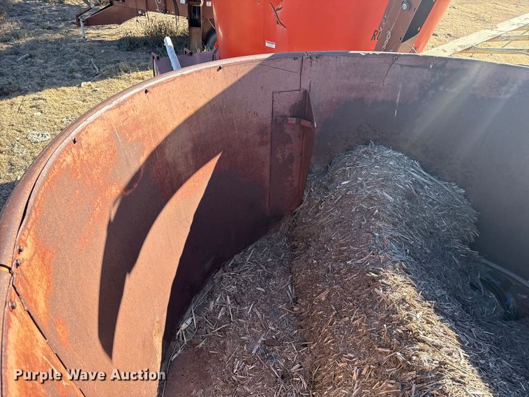 image for item EP2721 Farmhand 880 tub grinder