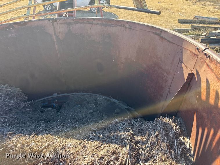 image for item EP2721 Farmhand 880 tub grinder