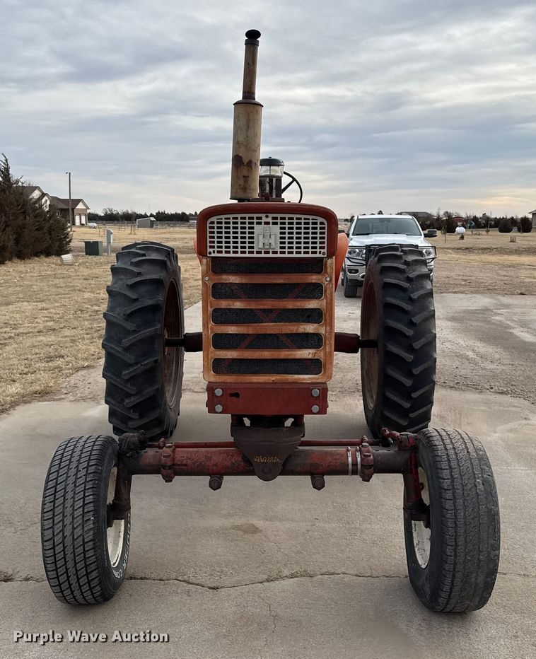 image for item EP2741 1961 McCormick Farmall 560D tractor