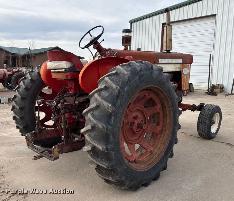 image for item EP2741 1961 McCormick Farmall 560D tractor
