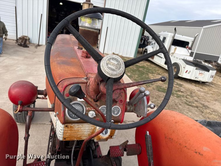 image for item EP2741 1961 McCormick Farmall 560D tractor