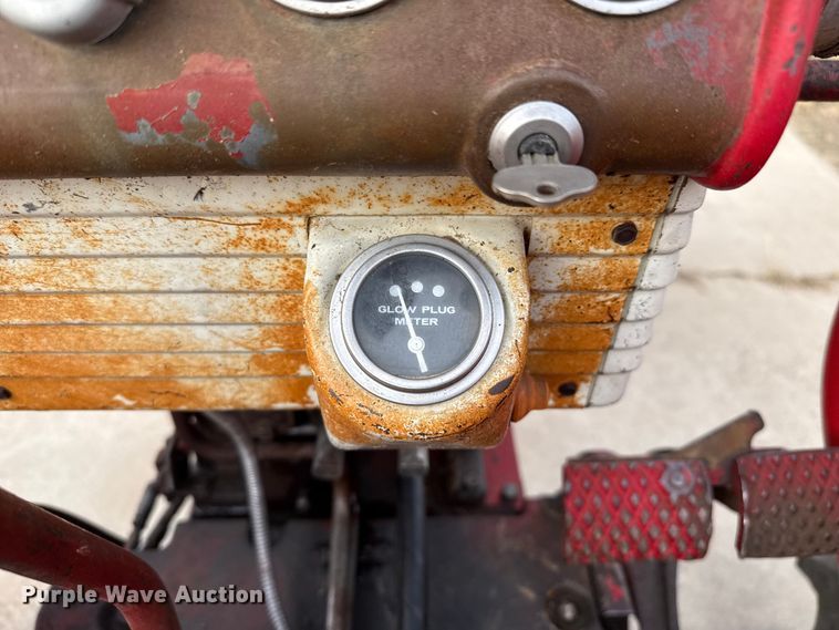 image for item EP2741 1961 McCormick Farmall 560D tractor