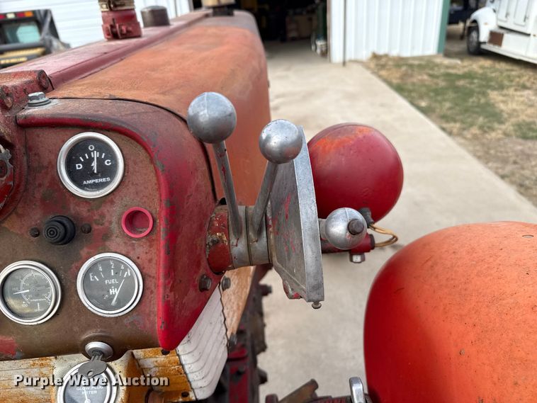 image for item EP2741 1961 McCormick Farmall 560D tractor