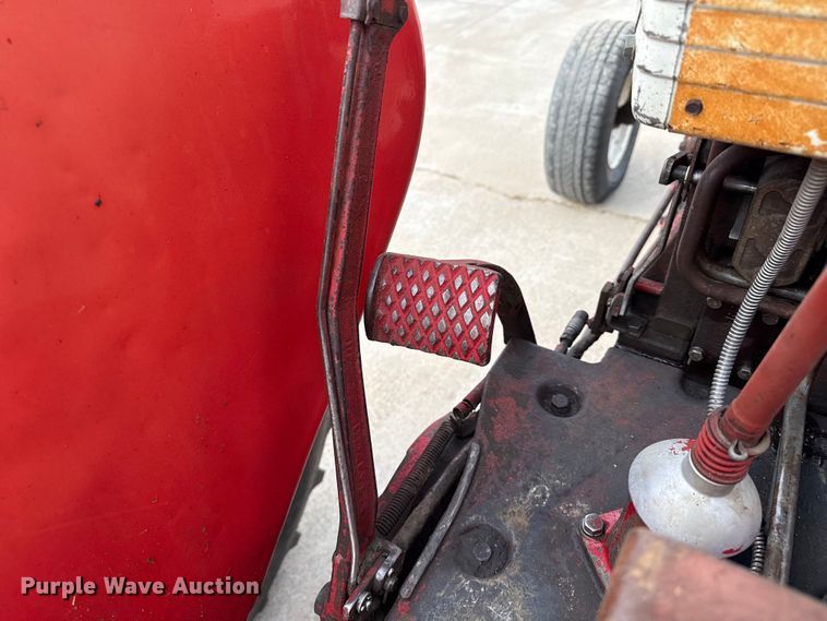 image for item EP2741 1961 McCormick Farmall 560D tractor