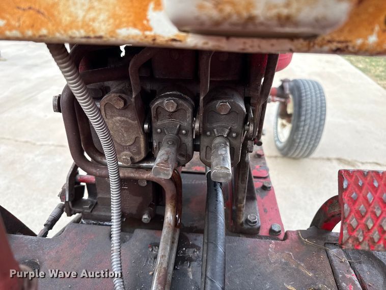 image for item EP2741 1961 McCormick Farmall 560D tractor