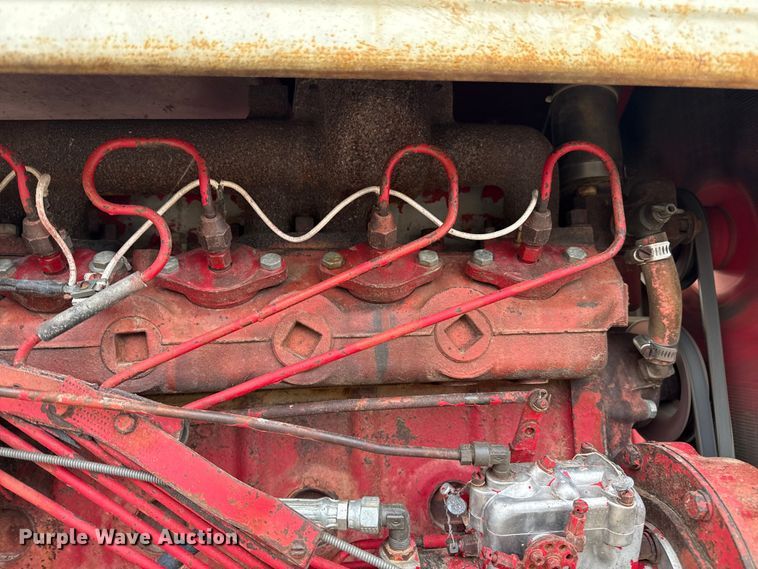 image for item EP2741 1961 McCormick Farmall 560D tractor