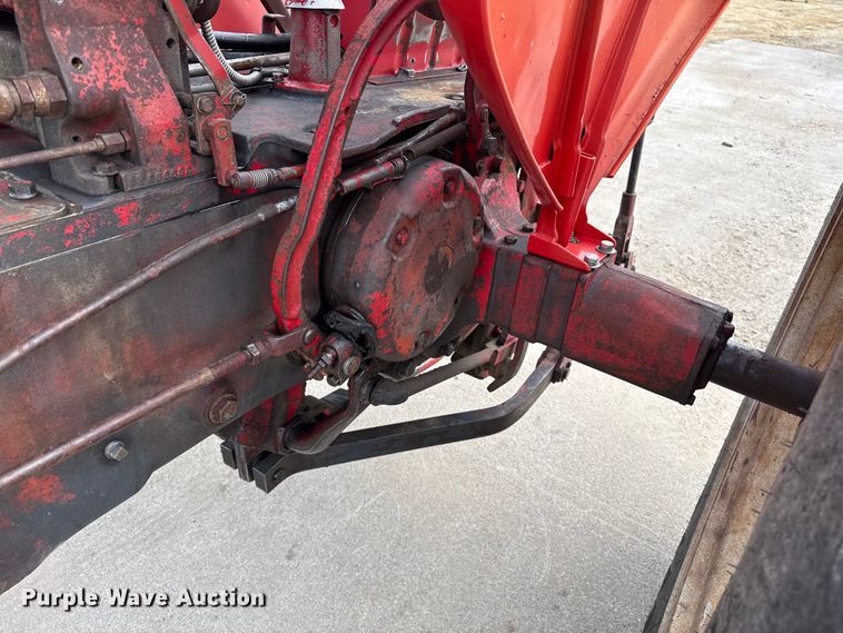 image for item EP2741 1961 McCormick Farmall 560D tractor