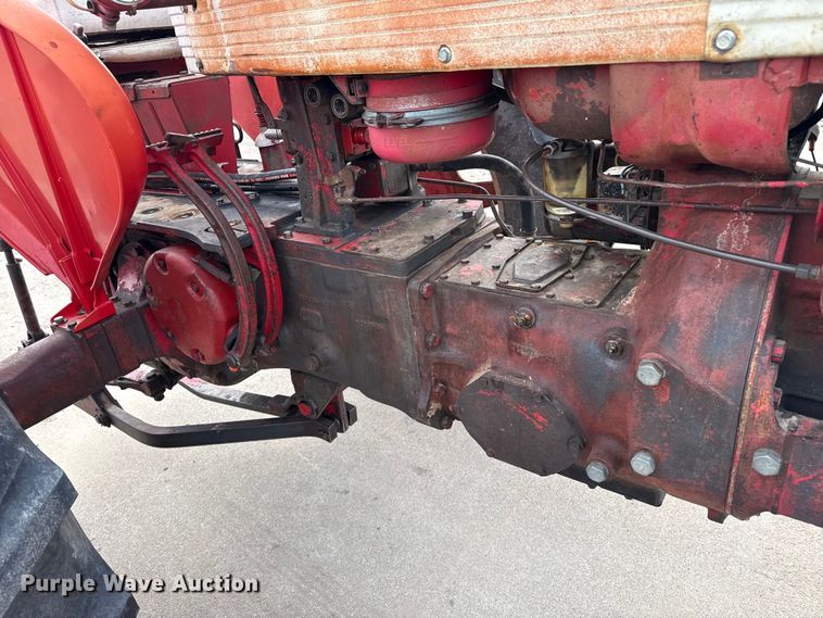 image for item EP2741 1961 McCormick Farmall 560D tractor