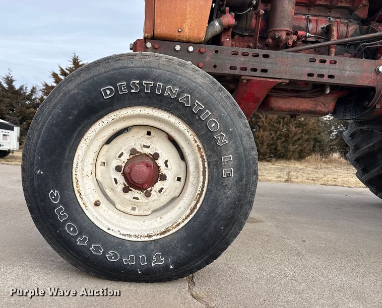 image for item EP2741 1961 McCormick Farmall 560D tractor