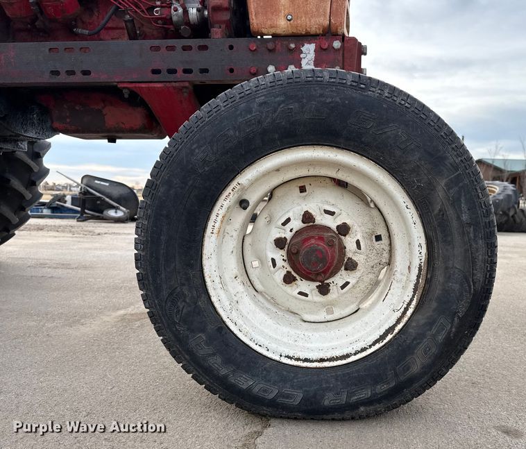 image for item EP2741 1961 McCormick Farmall 560D tractor