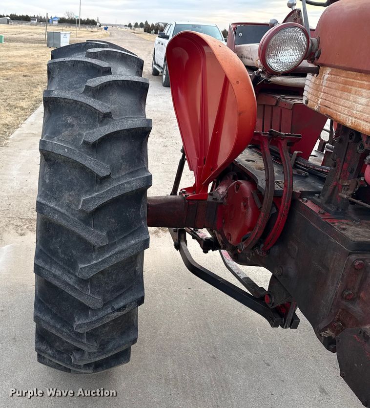 image for item EP2741 1961 McCormick Farmall 560D tractor