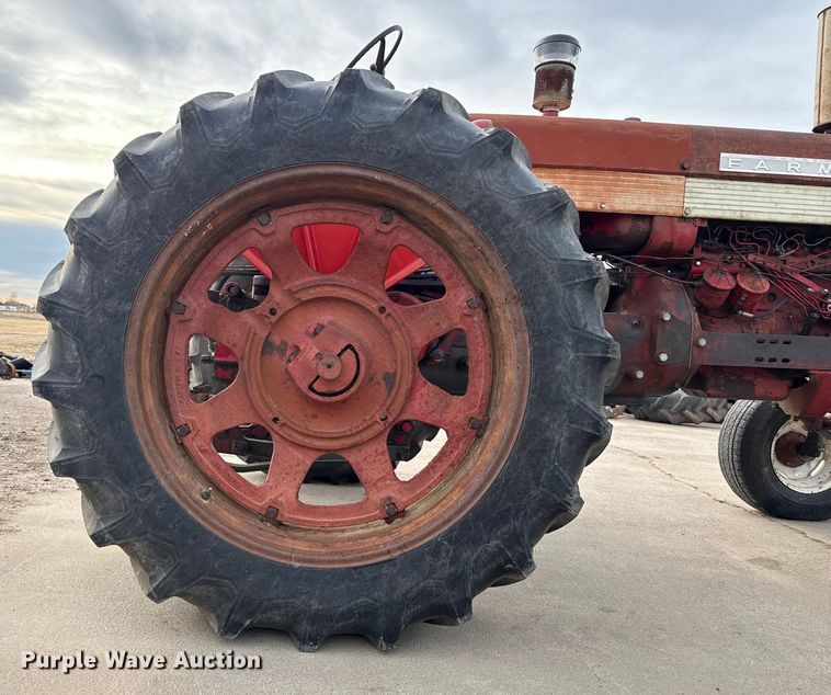 image for item EP2741 1961 McCormick Farmall 560D tractor